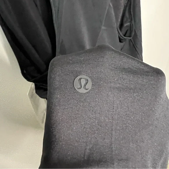 NWT Lululemon Essential Tank Women's Size 12 Black Athleticwear Yoga Spring - Picture 8 of 8